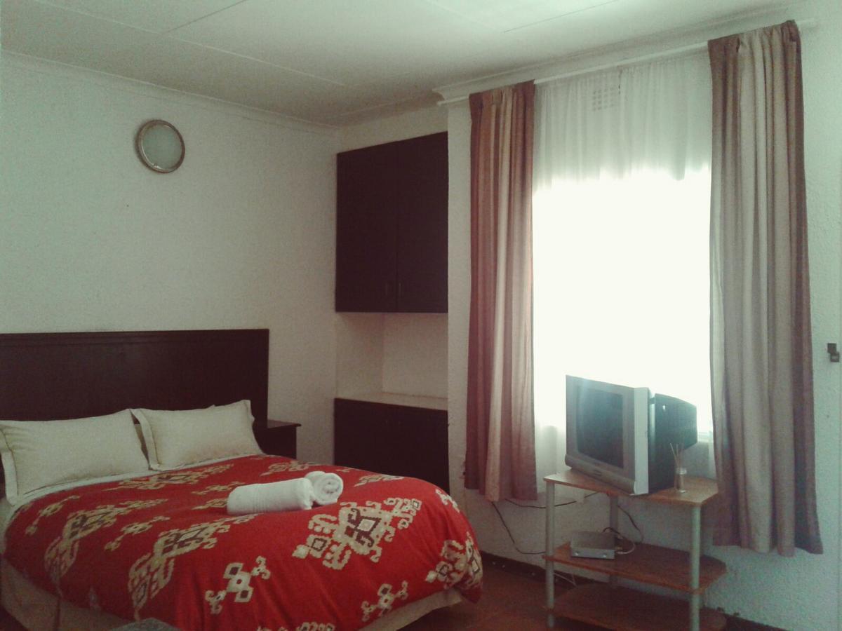 Road View Lodge Francistown Ngoại thất bức ảnh